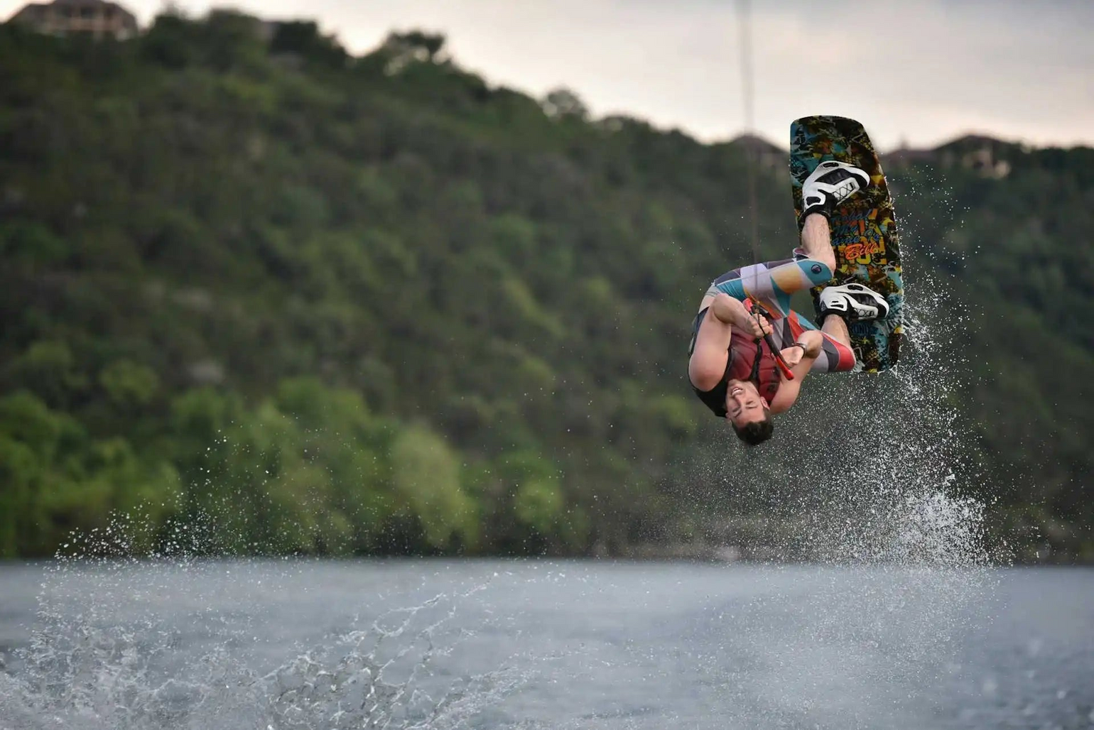 wakeboarding-in-lake